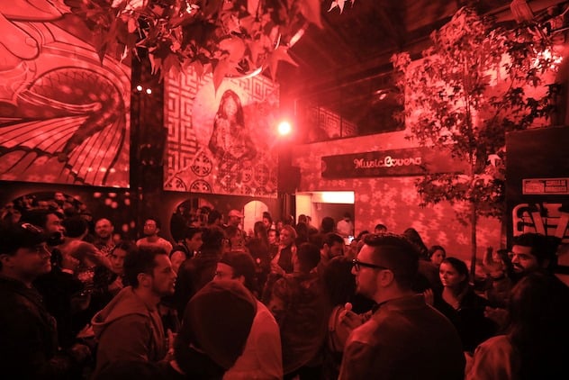 Mad Radio Bogotá bar de electrónica